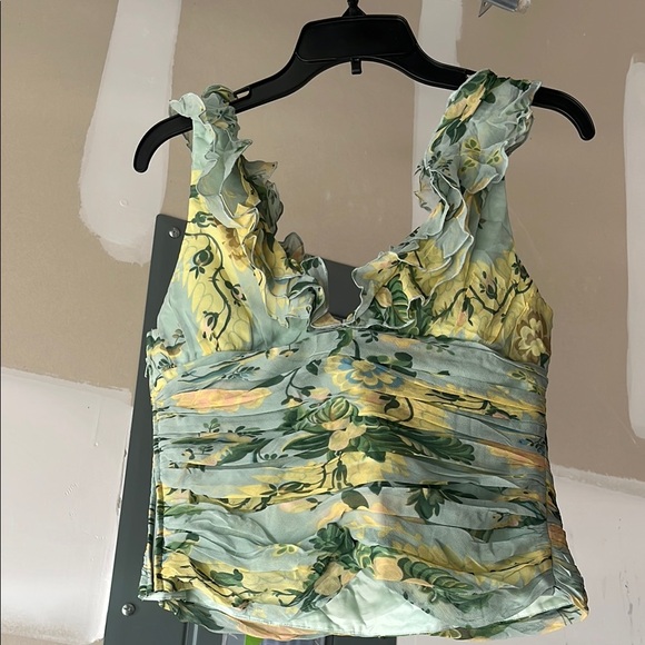 Floral Ruffle Green Top - Picture 2 of 3